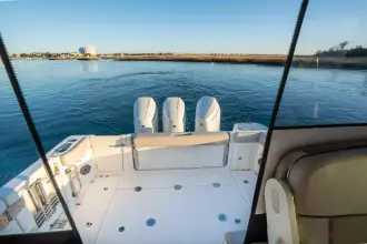 Thumbnail von Boston Whaler 365 Conquest