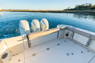 Thumbnail von Boston Whaler 365 Conquest