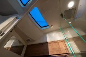 Thumbnail von Boston Whaler 365 Conquest