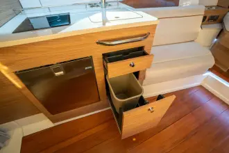 Thumbnail von Boston Whaler 365 Conquest