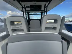 Thumbnail von Boston Whaler 300 Outrage