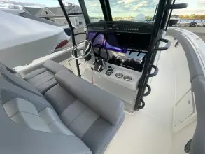 Thumbnail von Boston Whaler 300 Outrage