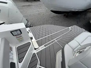 Thumbnail von Sea Ray SLX 400