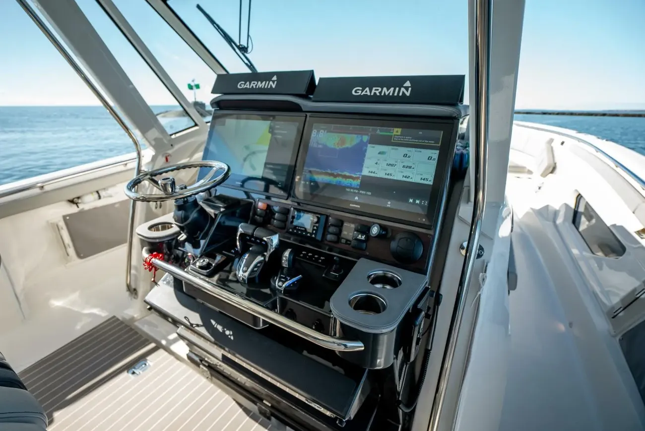 Thumbnail von Pursuit S 428 Moore Time