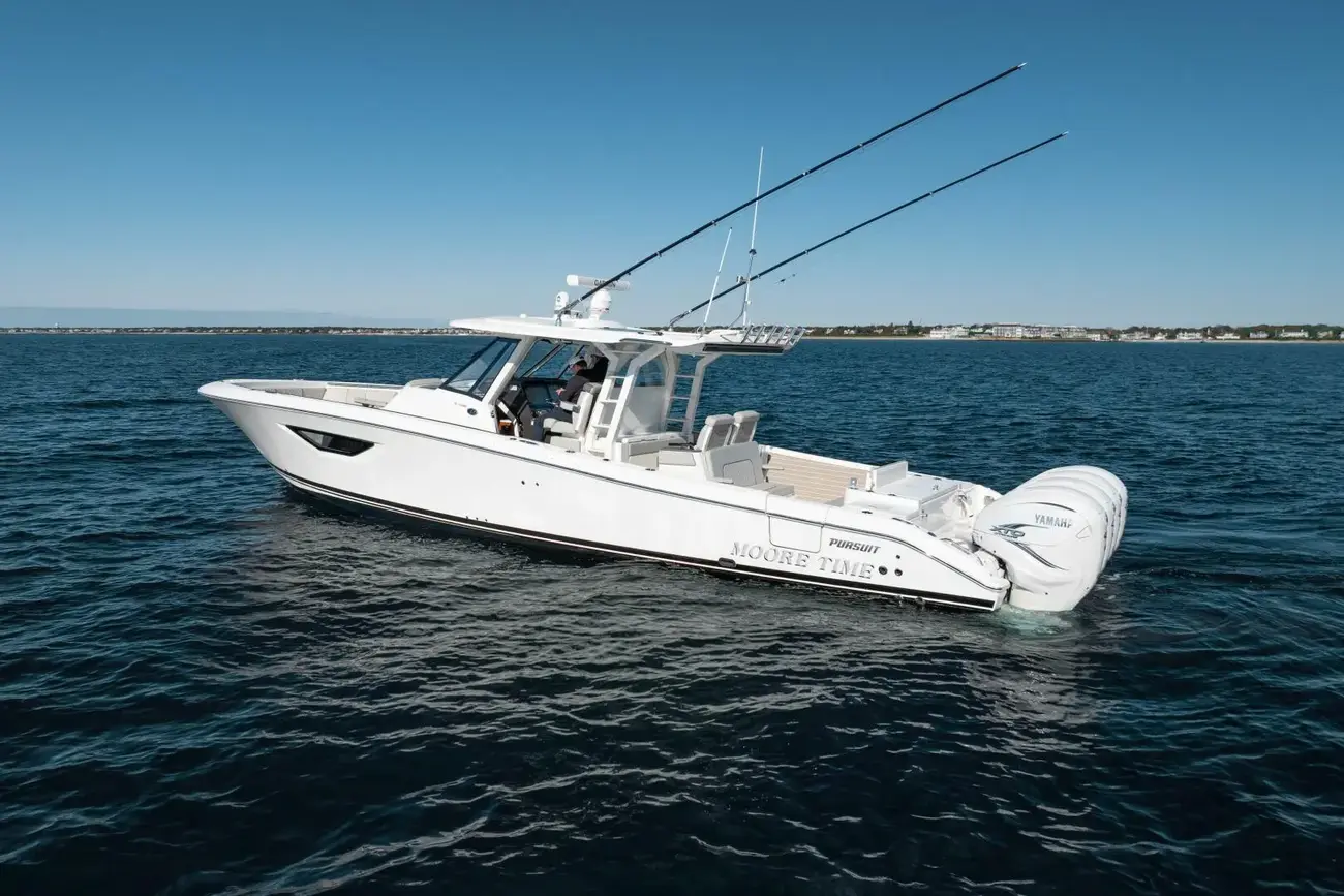 Thumbnail von Pursuit S 428 Moore Time