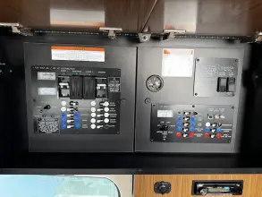 Thumbnail von Cruisers Yachts 35 Express