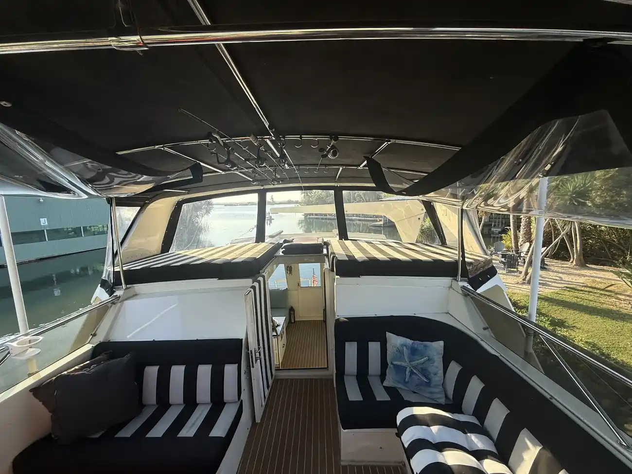 Thumbnail von Hatteras 52 Convertible