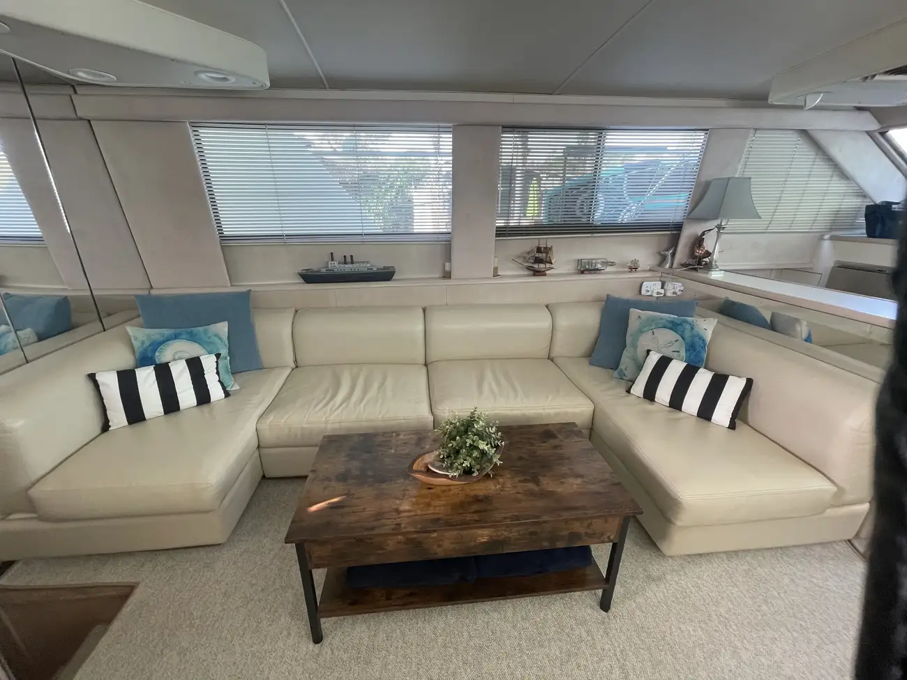 Thumbnail von Hatteras 52 Convertible