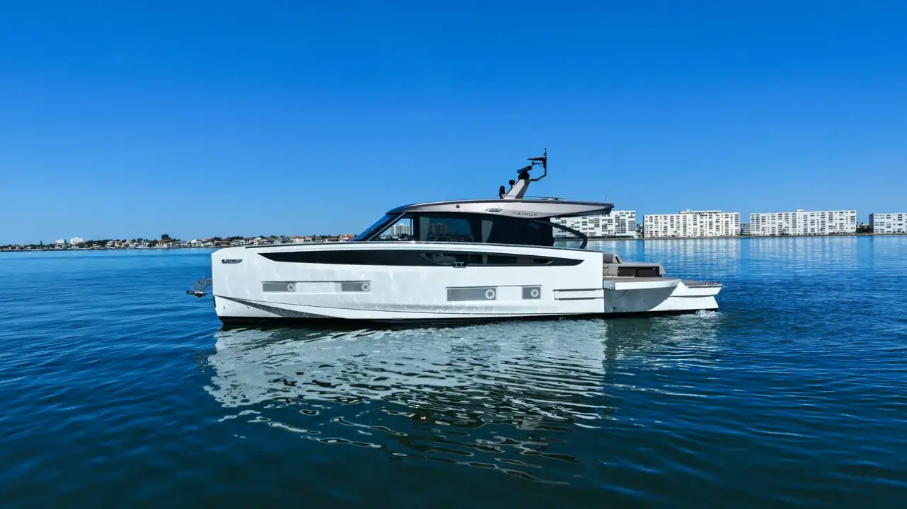 Azimut Seadeck 6