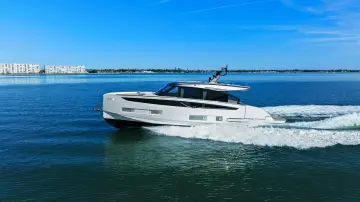 Thumbnail von Azimut Seadeck 6