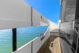 Thumbnail von Azimut Seadeck 6