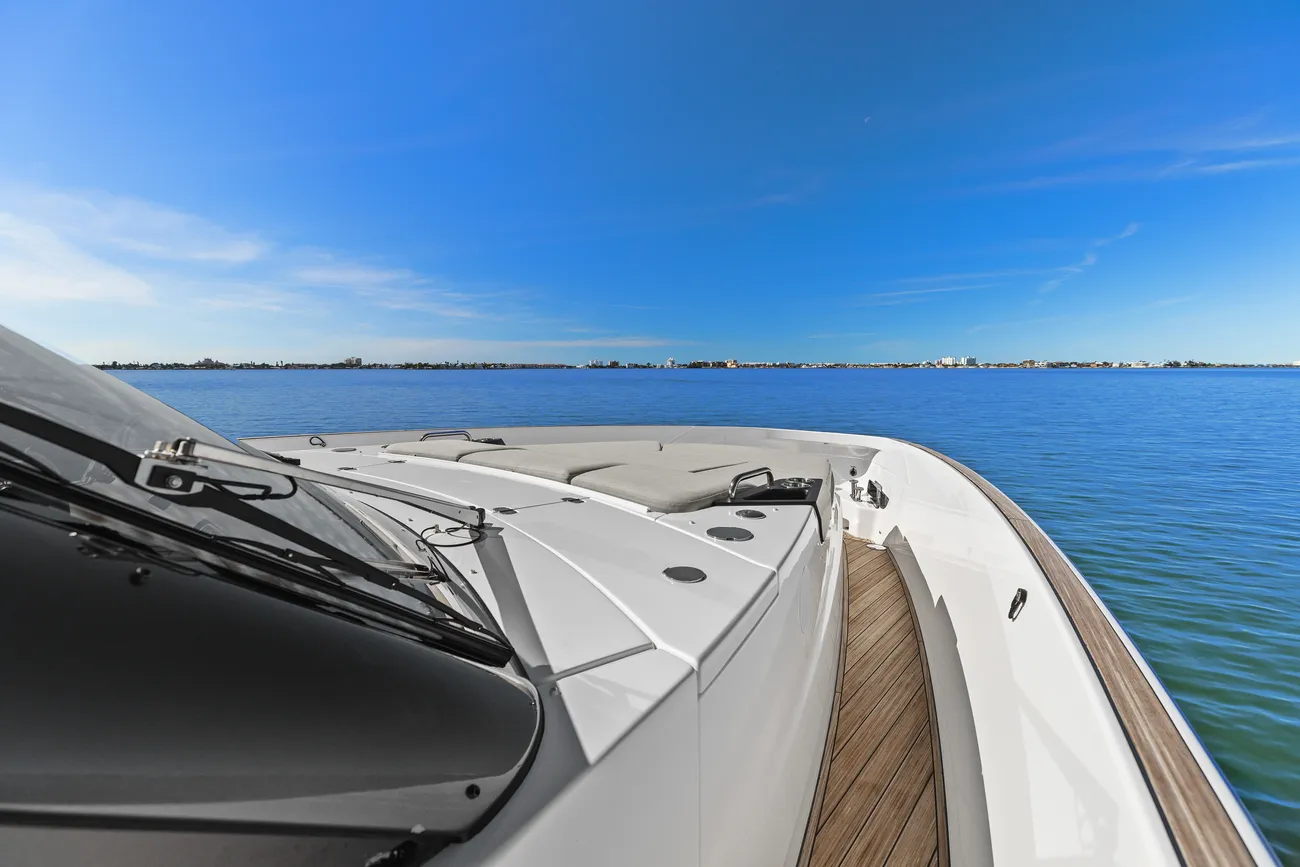 Thumbnail von Azimut Seadeck 6