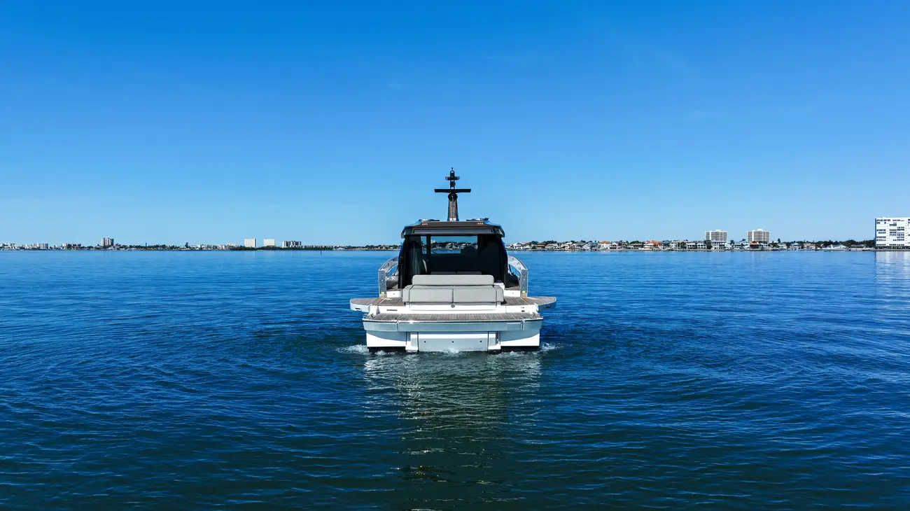 Thumbnail von Azimut Seadeck 6