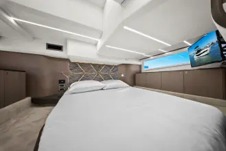 Thumbnail von Galeon 400 FLY