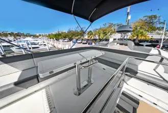 Thumbnail von Galeon 400 FLY