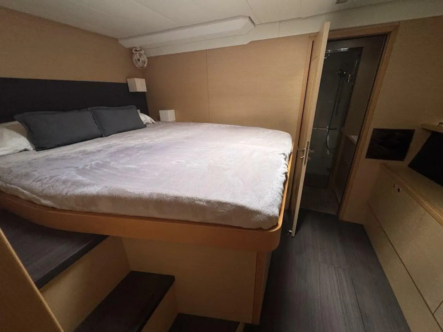 Thumbnail von Lagoon 630