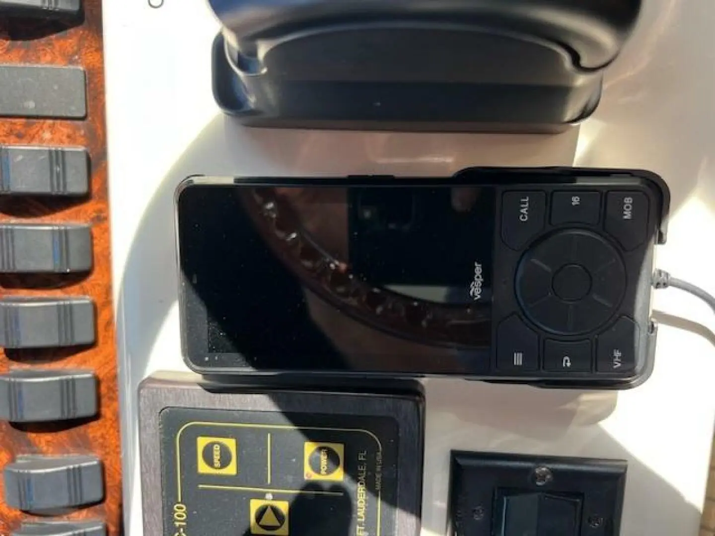 Thumbnail von Sea Ray 330 Sundancer Knoten für Segel