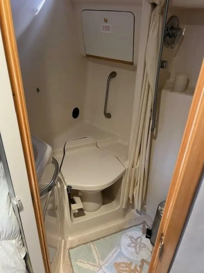 Thumbnail von Sea Ray 330 Sundancer Knoten für Segel