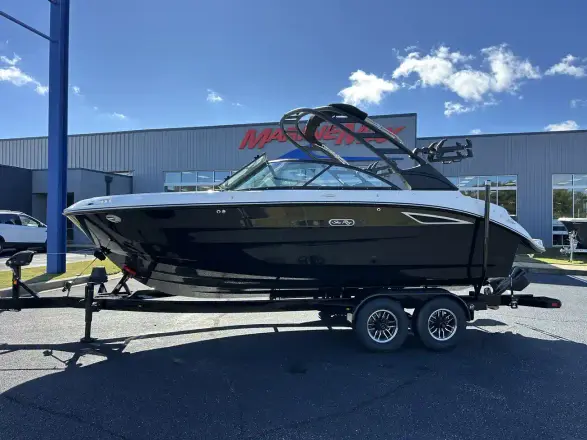 Sea Ray SDX 230 Surf