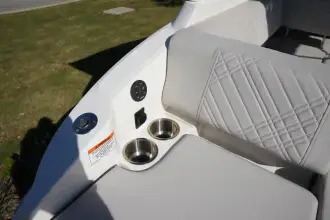 Thumbnail von Sea Ray SDX 230