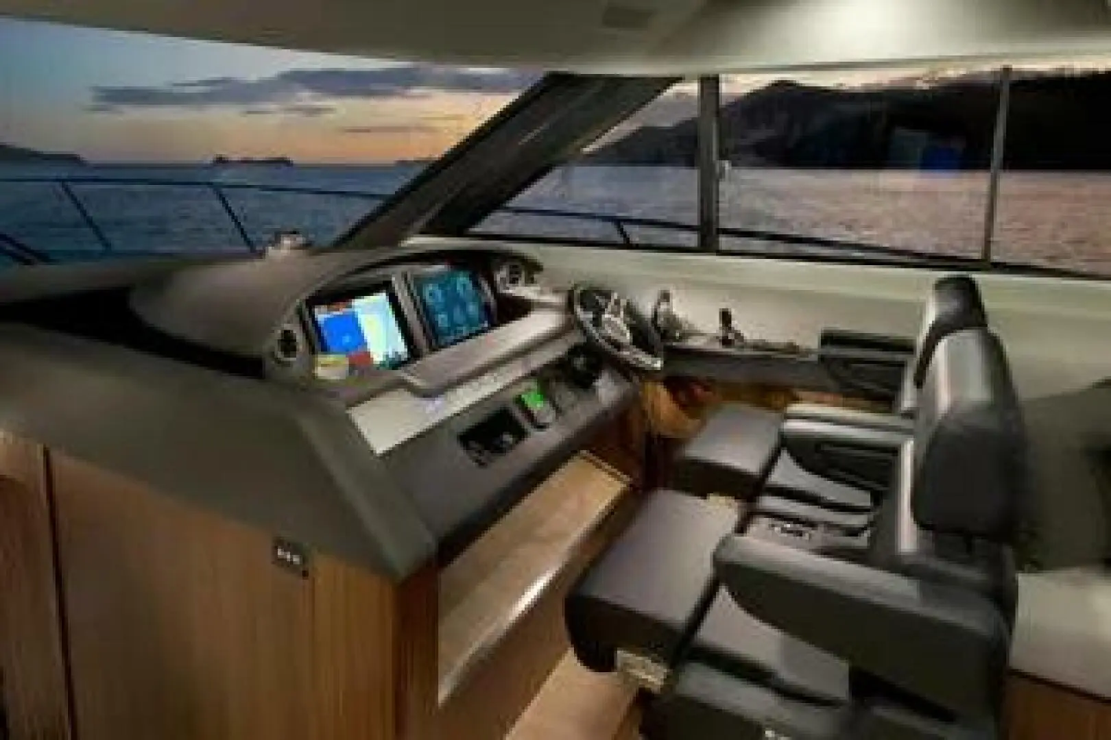 Thumbnail von Riviera 6000 Sport Yacht Six Pack