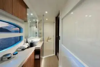 Thumbnail von Riviera 6000 Sport Yacht Six Pack