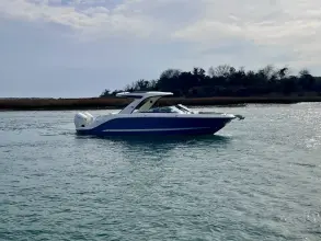 Sea Ray SLX 310 Outboard