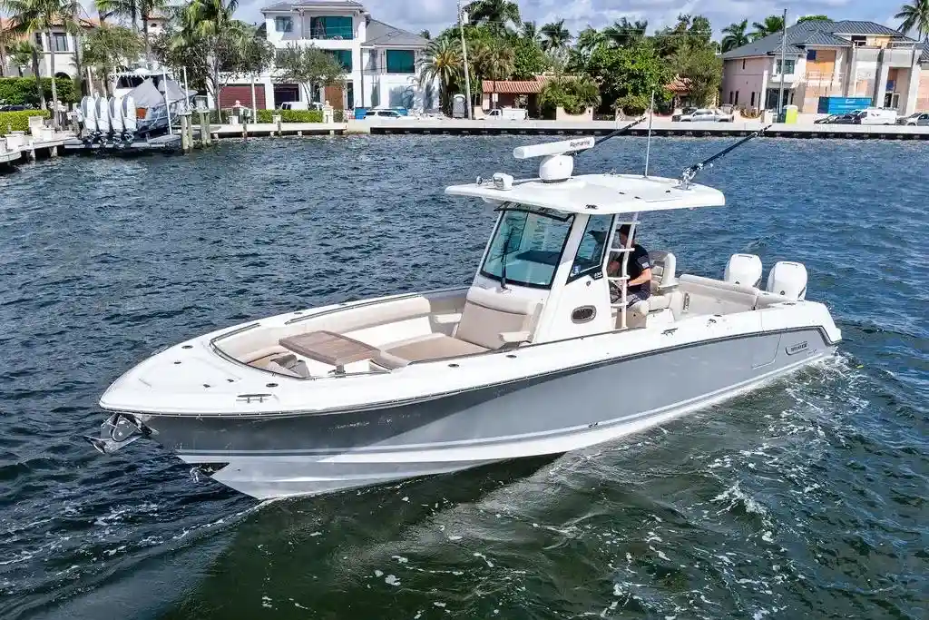 Thumbnail von Boston Whaler 330 Outrage