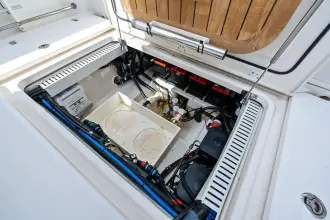 Thumbnail von Boston Whaler 330 Outrage