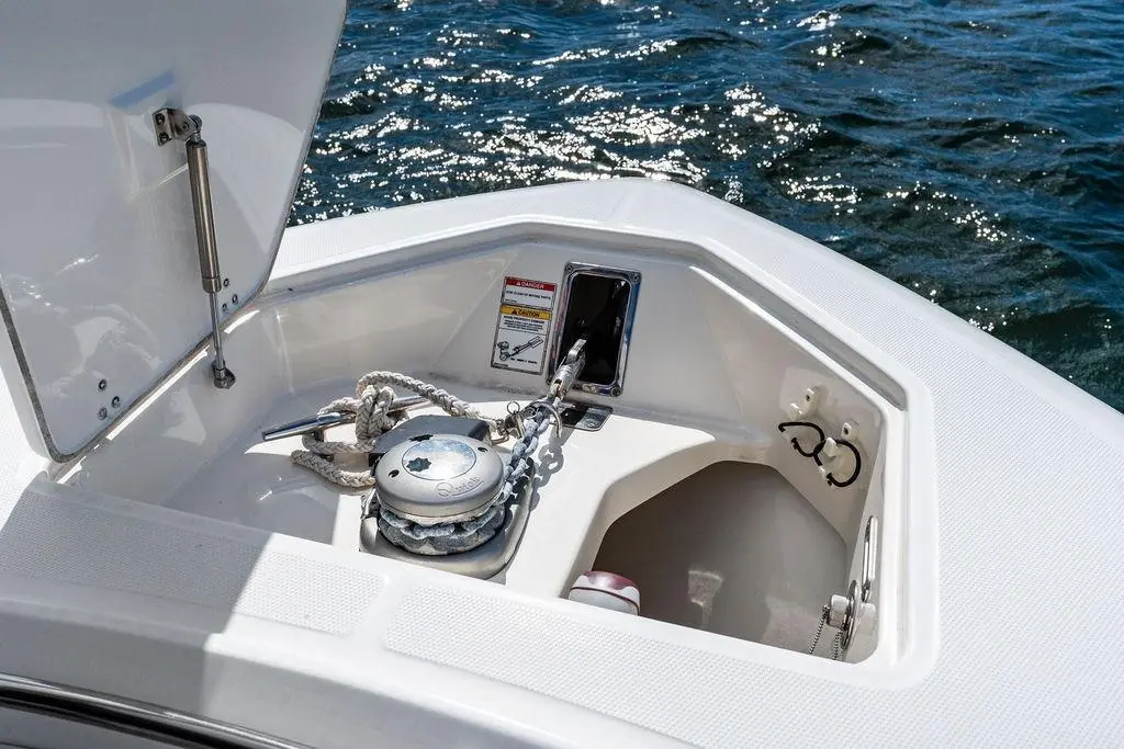 Thumbnail von Boston Whaler 330 Outrage
