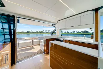 Thumbnail von Sunseeker 65 Sport Yacht