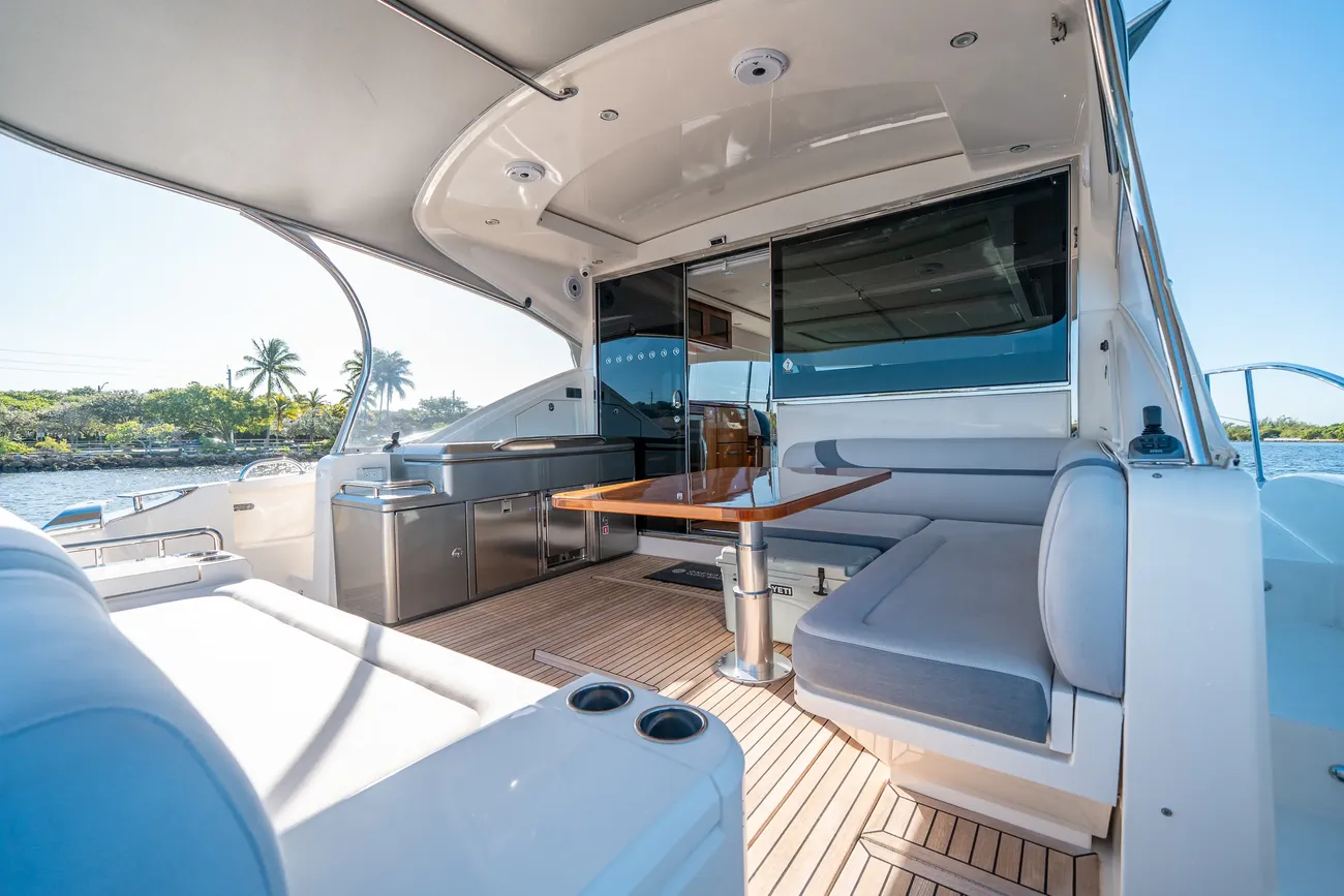 Thumbnail von Riviera 5400 Sport Yacht