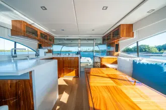 Thumbnail von Riviera 5400 Sport Yacht