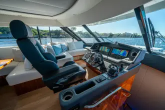Thumbnail von Riviera 5400 Sport Yacht