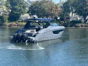 Thumbnail von Cruisers Yachts 38 GLS OB