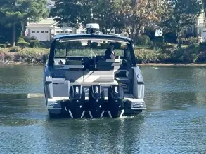 Thumbnail von Cruisers Yachts 38 GLS OB