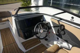 Thumbnail von Sea Ray SPX 210