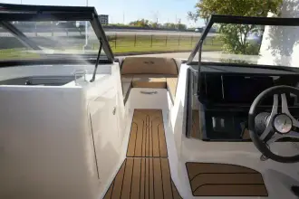 Thumbnail von Sea Ray SPX 210