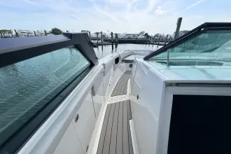 Thumbnail von Sea Ray SLX 400 Außenborder