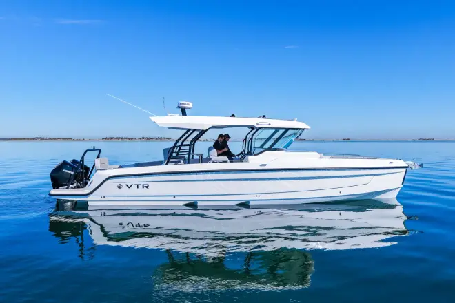 Cruisers Yachts 38 VTR