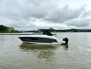 Cruisers Yachts 34 GLS