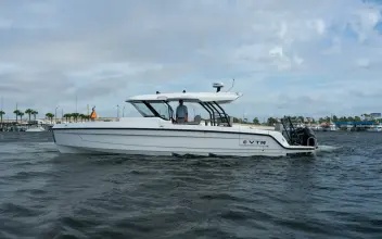 Cruisers Yachts 38 VTR