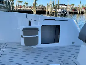 Thumbnail von Cruisers Yachts 38 VTR