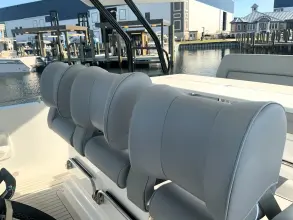 Thumbnail von Cruisers Yachts 38 VTR