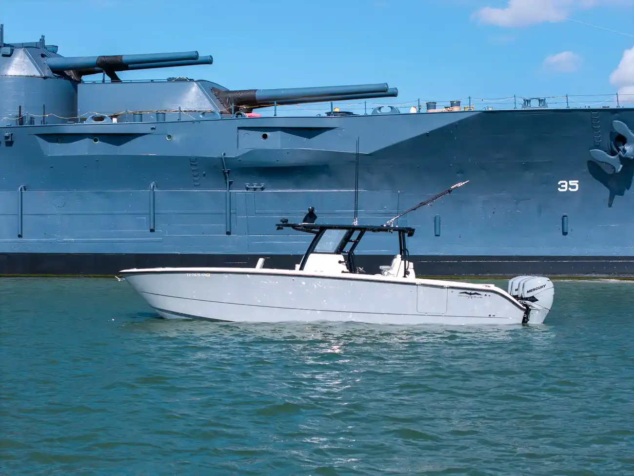 Unbesiegbarer 37 Katamaran