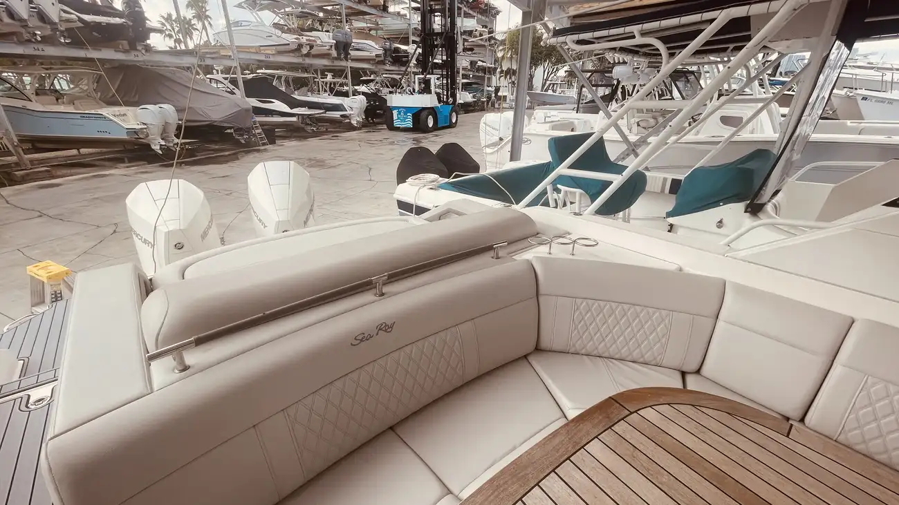 Thumbnail von Sea Ray SLX 310 Fuoribordo