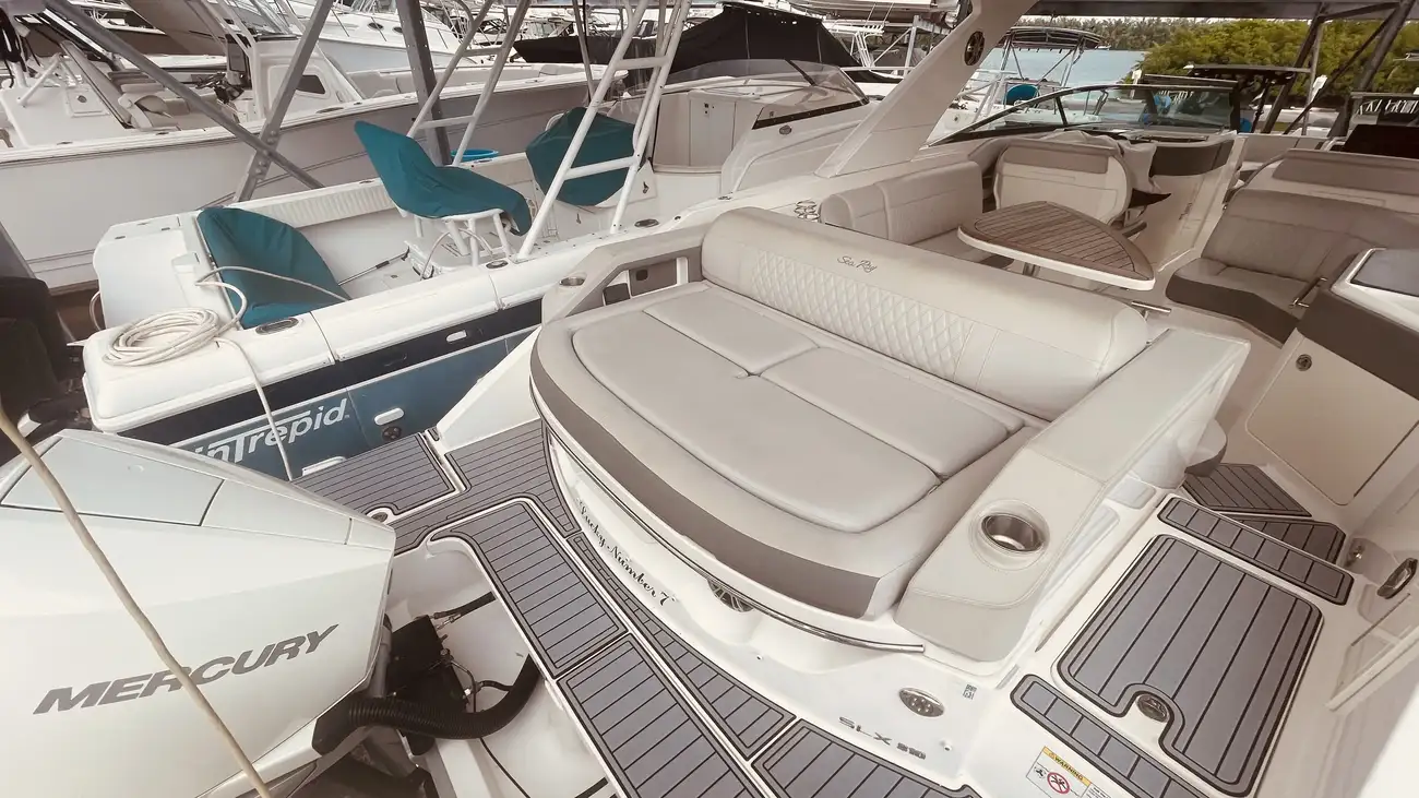 Thumbnail von Sea Ray SLX 310 Fuoribordo