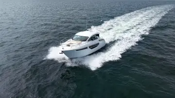 Thumbnail von Cruisers Yachts 42 Cantius