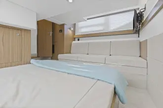 Thumbnail von Cruisers Yachts 42 Cantius