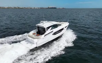 Thumbnail von Cruisers Yachts 42 Cantius